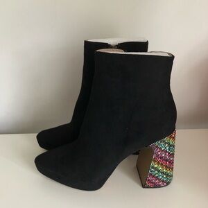 NEW Betsey Johnson Women’s Raylan Gemstone Bling Booties Black